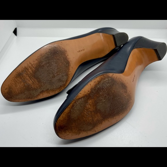 Salvatore Ferragamo fringed low heeled pump - Picture 9 of 11